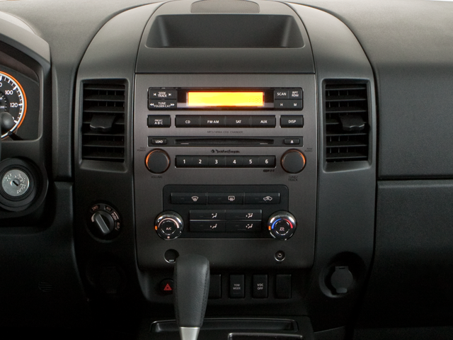 2010 Nissan Titan LE