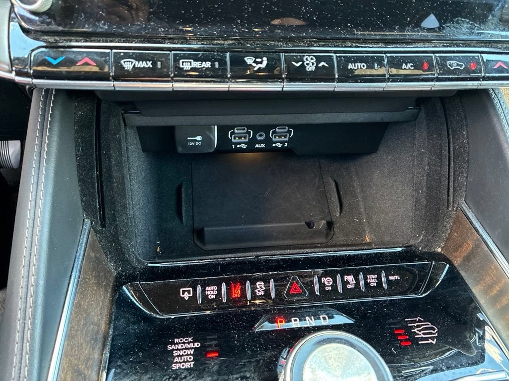 2023 Jeep Grand Wagoneer BASE