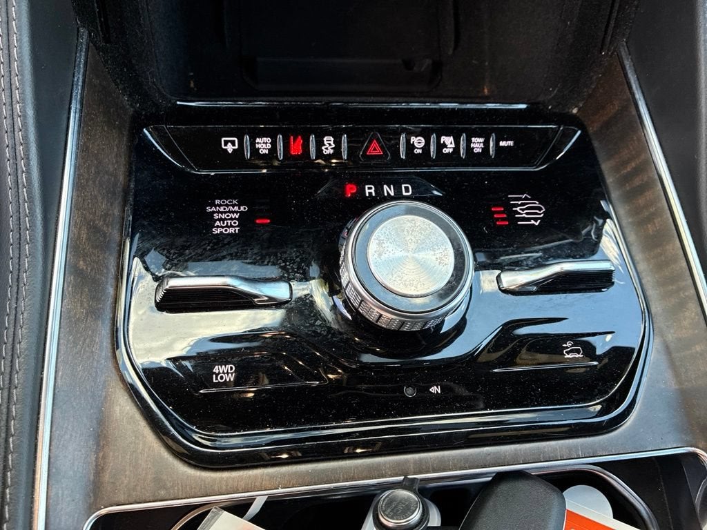 2023 Jeep Grand Wagoneer BASE