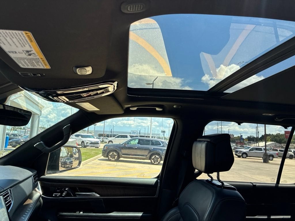 2023 Jeep Grand Wagoneer BASE