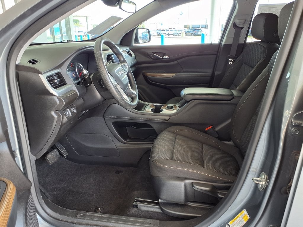 2022 GMC Acadia SLE