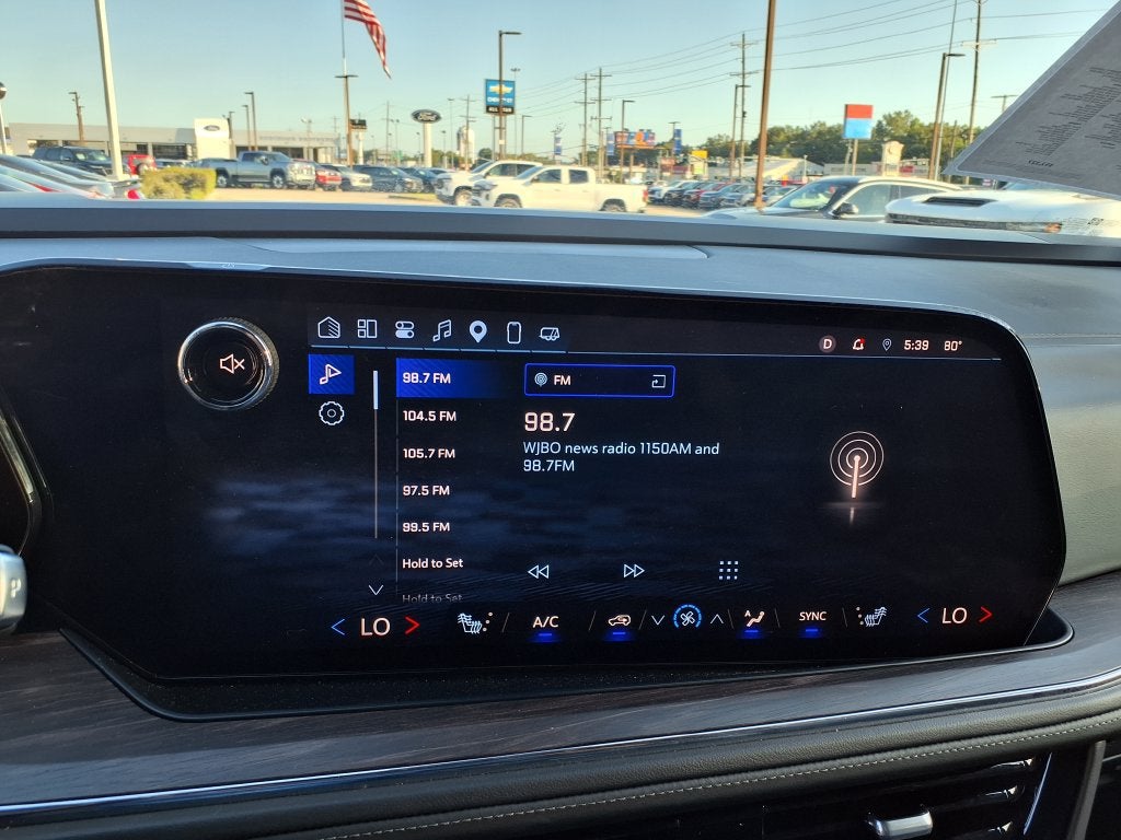 2025 Chevrolet Suburban LT