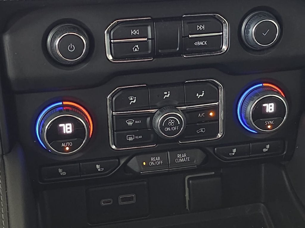 2022 Chevrolet Suburban LT