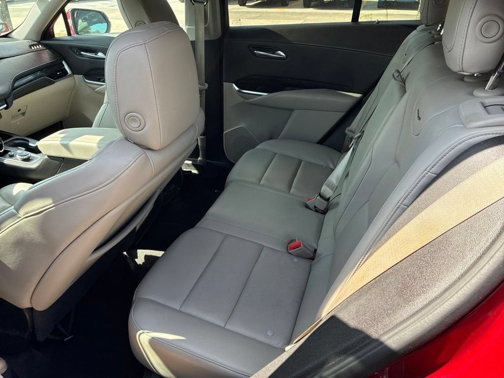 2023 Cadillac XT4 FWD Premium Luxury