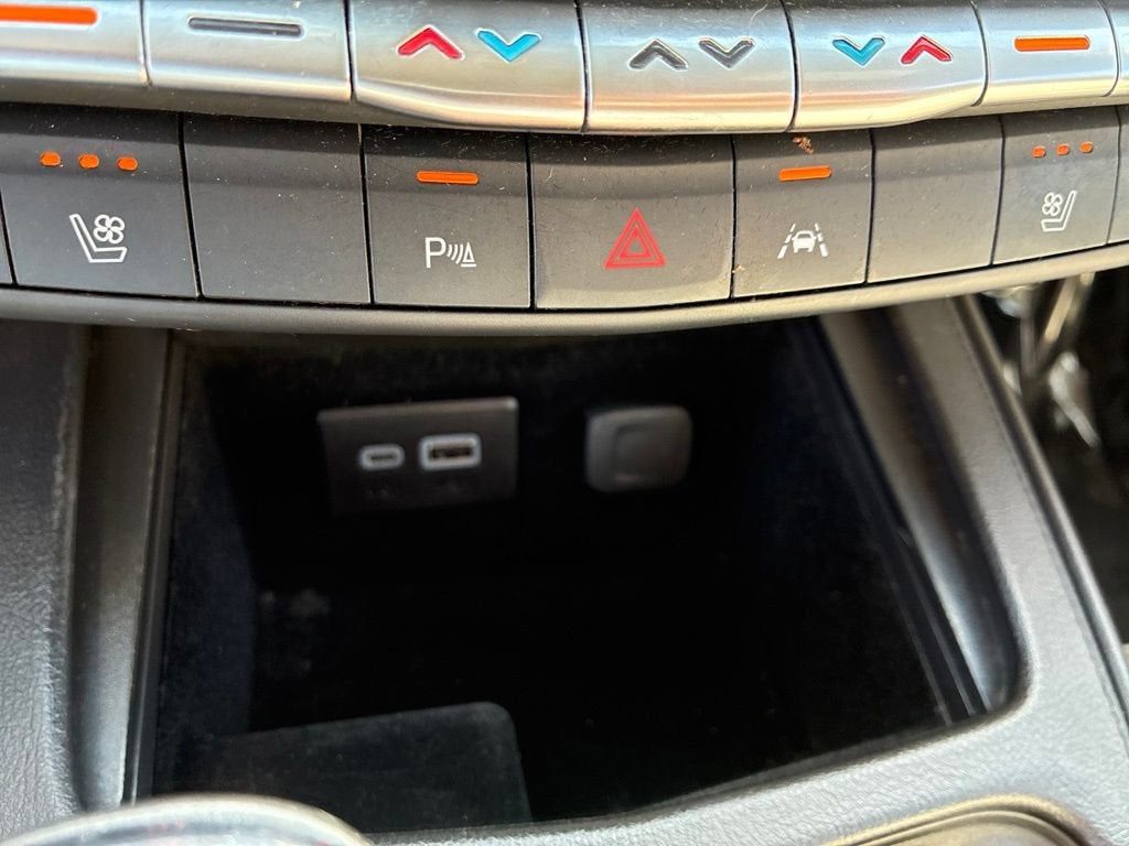 2023 Cadillac XT4 FWD Premium Luxury