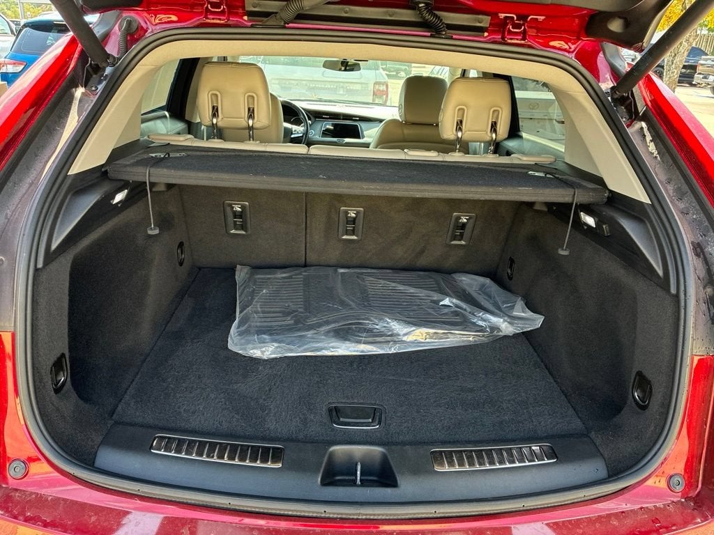 2023 Cadillac XT4 FWD Premium Luxury