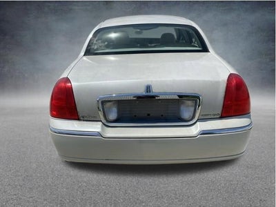 2006 Lincoln Town Car Signature Limited