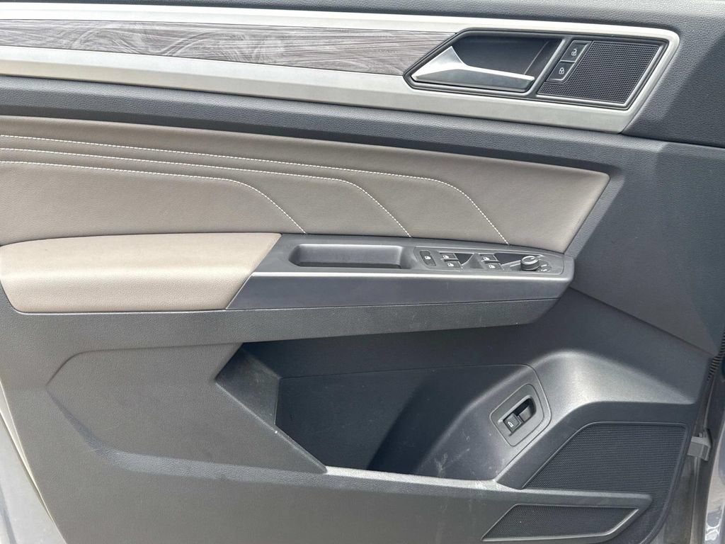 2021 Volkswagen Atlas Cross Sport 2.0T SE w/Technology