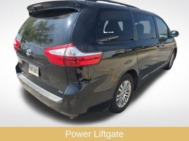 2016 Toyota Sienna XLE