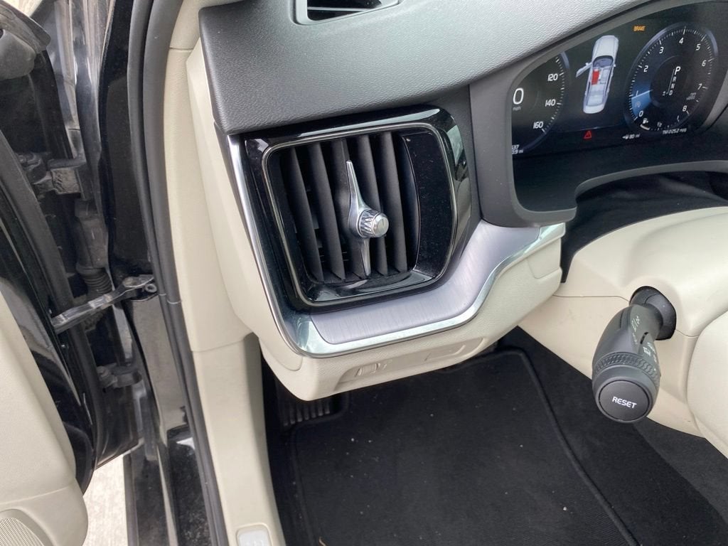 2020 Volvo S60 Momentum