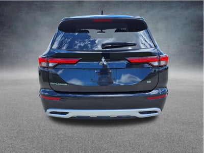 2023 Mitsubishi Outlander SE