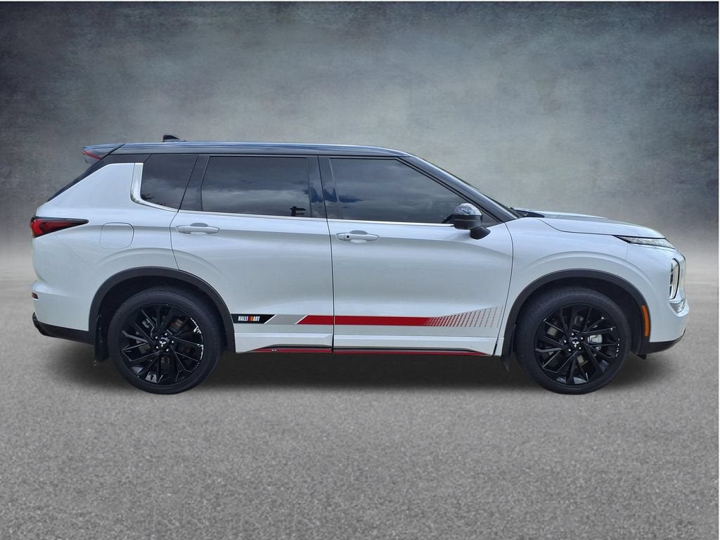 2023 Mitsubishi Outlander SE