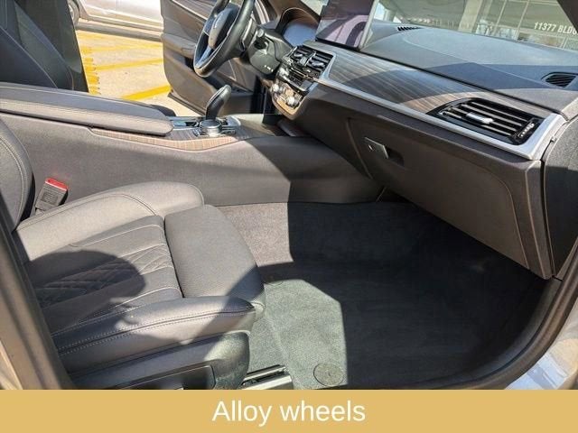 2023 BMW 5 Series 530i