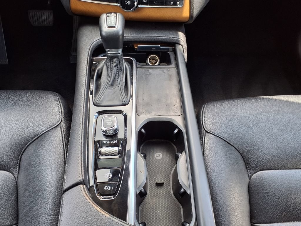 2021 Volvo XC90 Momentum