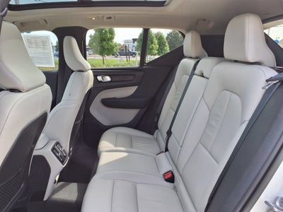 2023 Volvo XC40 Ultimate Bright Theme