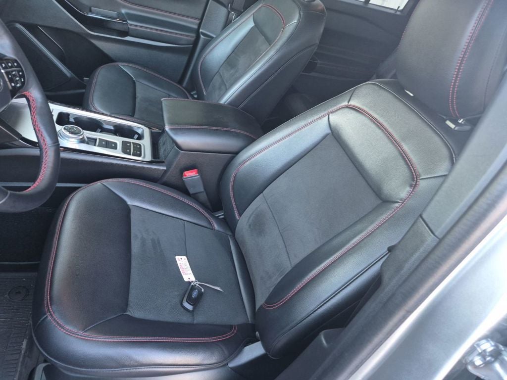 2024 Ford Explorer ST-Line
