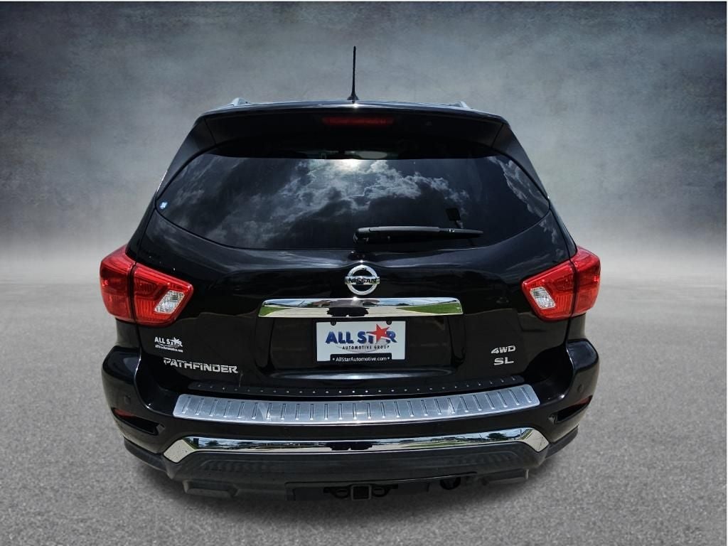 2018 Nissan Pathfinder SL