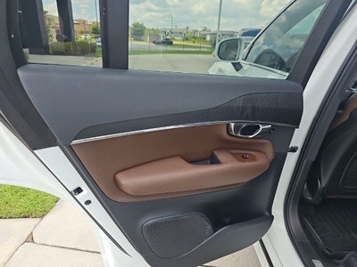 2020 Volvo XC90 T6 Momentum