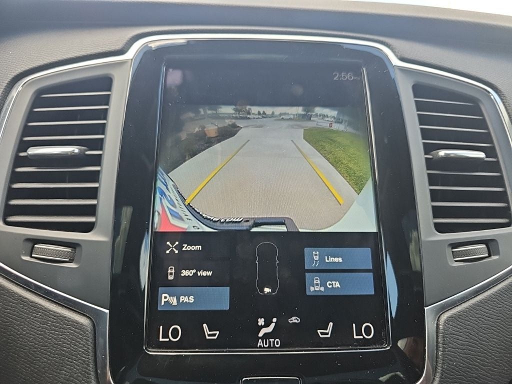 2020 Volvo XC90 T6 Momentum