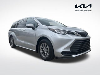 2021 Toyota Sienna LE 8 Passenger