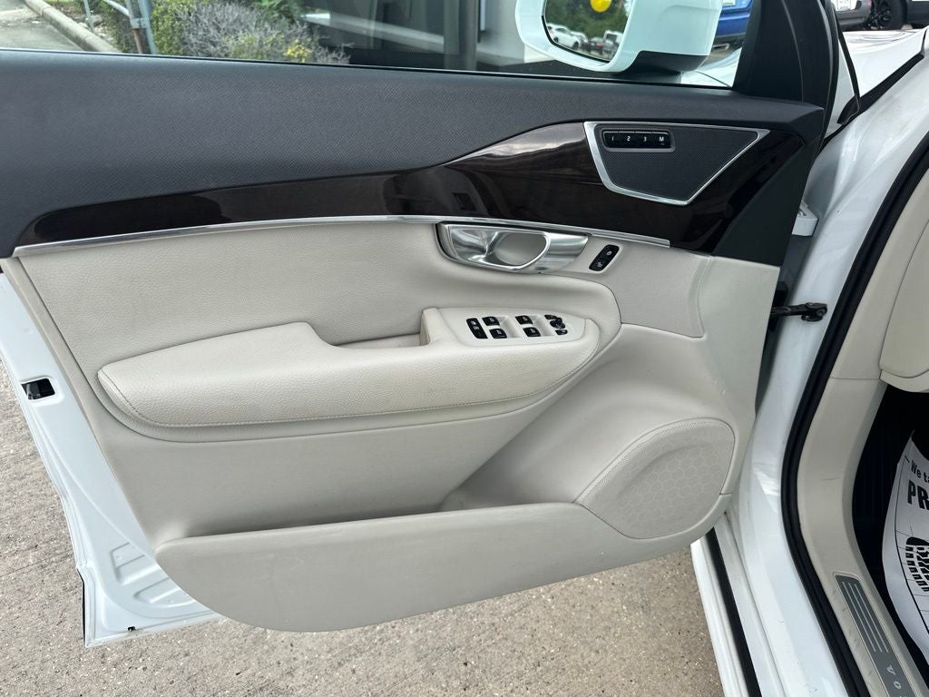 2019 Volvo XC90 T5 Momentum