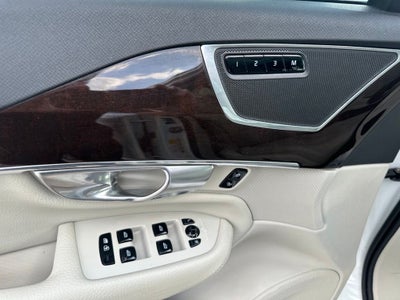 2019 Volvo XC90 T5 Momentum
