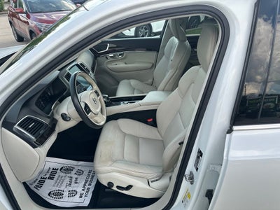 2019 Volvo XC90 T5 Momentum