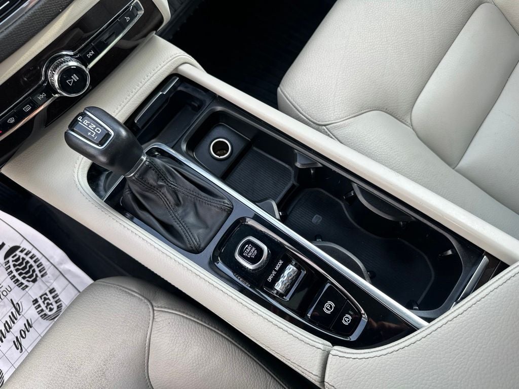 2019 Volvo XC90 T5 Momentum