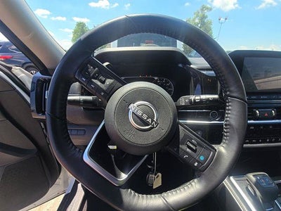 2022 Nissan Pathfinder SV
