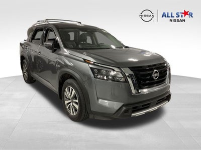 2025 Nissan Pathfinder SL
