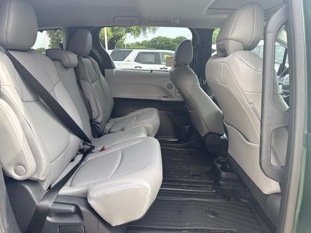 2026 Toyota Sienna XLE 8 Passenger