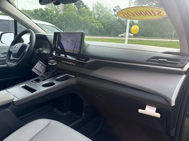 2026 Toyota Sienna XLE 8 Passenger
