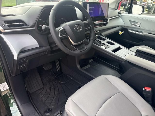 2026 Toyota Sienna XLE 8 Passenger