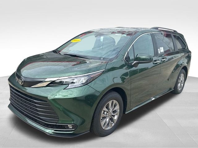 2026 Toyota Sienna XLE 8 Passenger