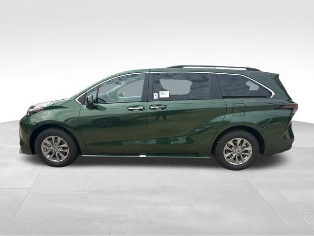 2026 Toyota Sienna XLE 8 Passenger