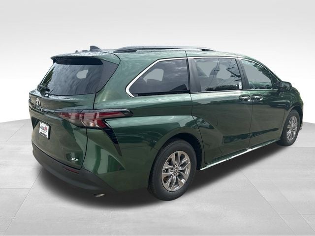 2026 Toyota Sienna XLE 8 Passenger