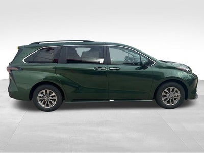 2026 Toyota Sienna XLE 8 Passenger