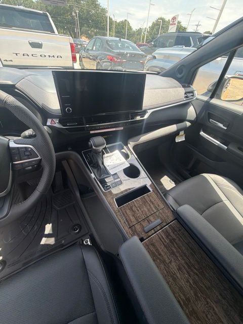 2026 Toyota Sienna Limited 7 Passenger