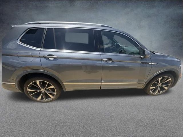 2022 Volkswagen Tiguan SEL R-Line