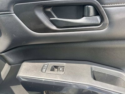 2023 Nissan Pathfinder S