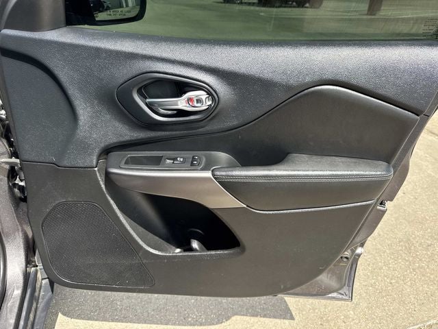 2019 Jeep Cherokee Limited FWD