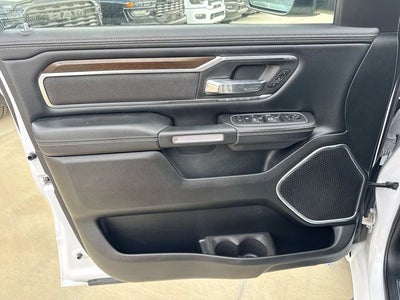 2022 RAM 1500 Laramie Crew Cab 4x2 5'7' Box