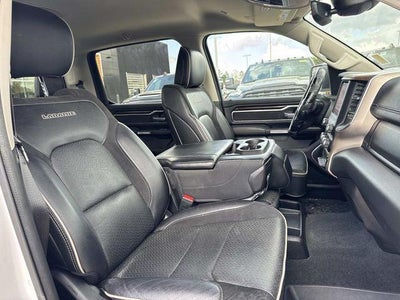2022 RAM 1500 Laramie Crew Cab 4x2 5'7' Box