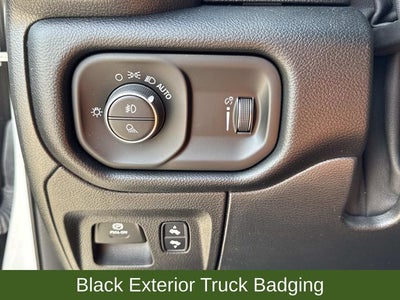 2022 RAM 1500 Big Horn Crew Cab 4x4 5'7' Box