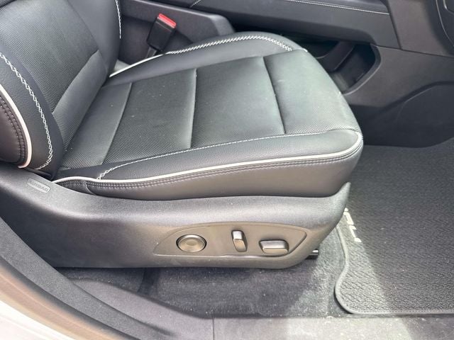 2025 GMC Acadia AWD Denali