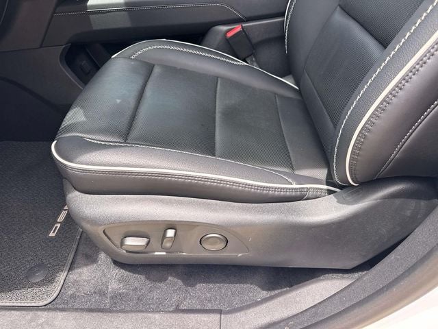2025 GMC Acadia AWD Denali