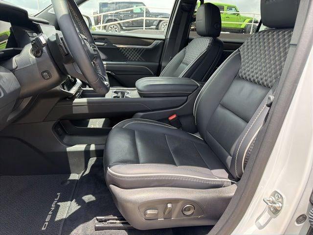 2025 GMC Acadia AWD Denali