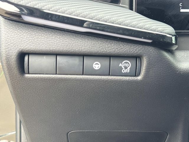 2025 Nissan Kicks SR FWD