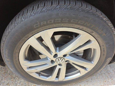 2024 Volkswagen Atlas Cross Sport 2.0T SEL R-Line