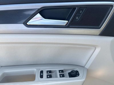 2021 Volkswagen Atlas 3.6L V6 SE w/Technology R-Line